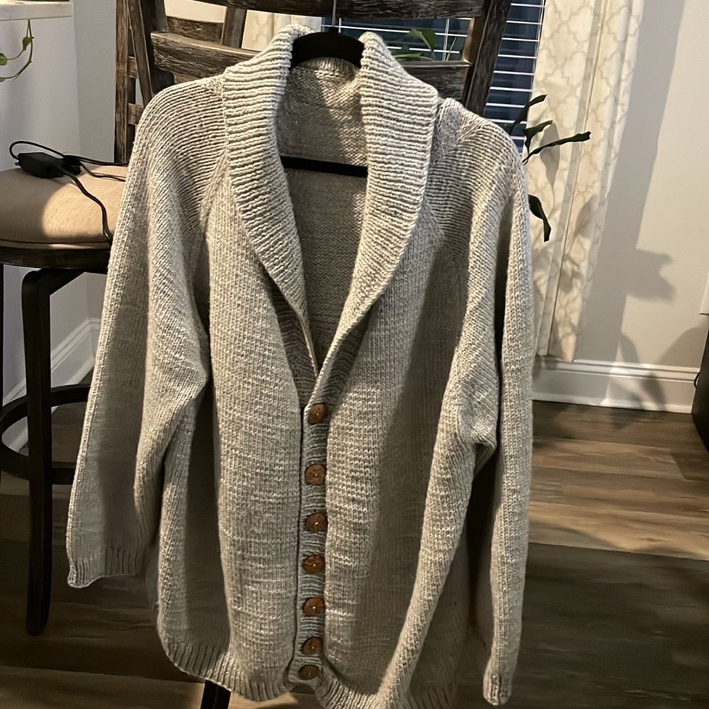 Men’s cardigan. Light gray, hand knit, generous extra large.